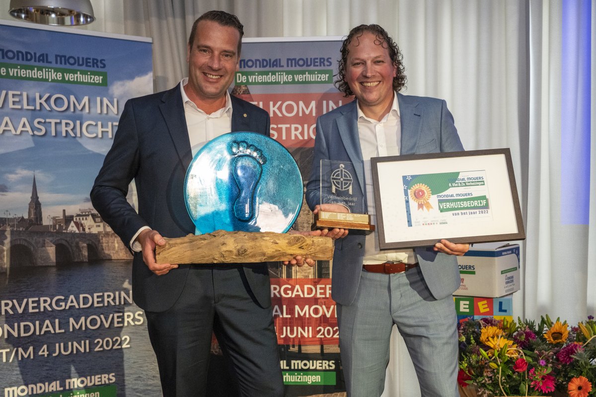 Tijdens de jaarvergadering van <a href="/MondialMovers/">Mondial Movers</a> zijn wij verkozen tot ‘Mondials Beste Verhuisbedrijf van het Jaar’! Lees meer via: lnkd.in/eD-YSrZe
#verhuizen #werkenbijvlot #teamwork #duurzaaamheid #socialreturn #mvo