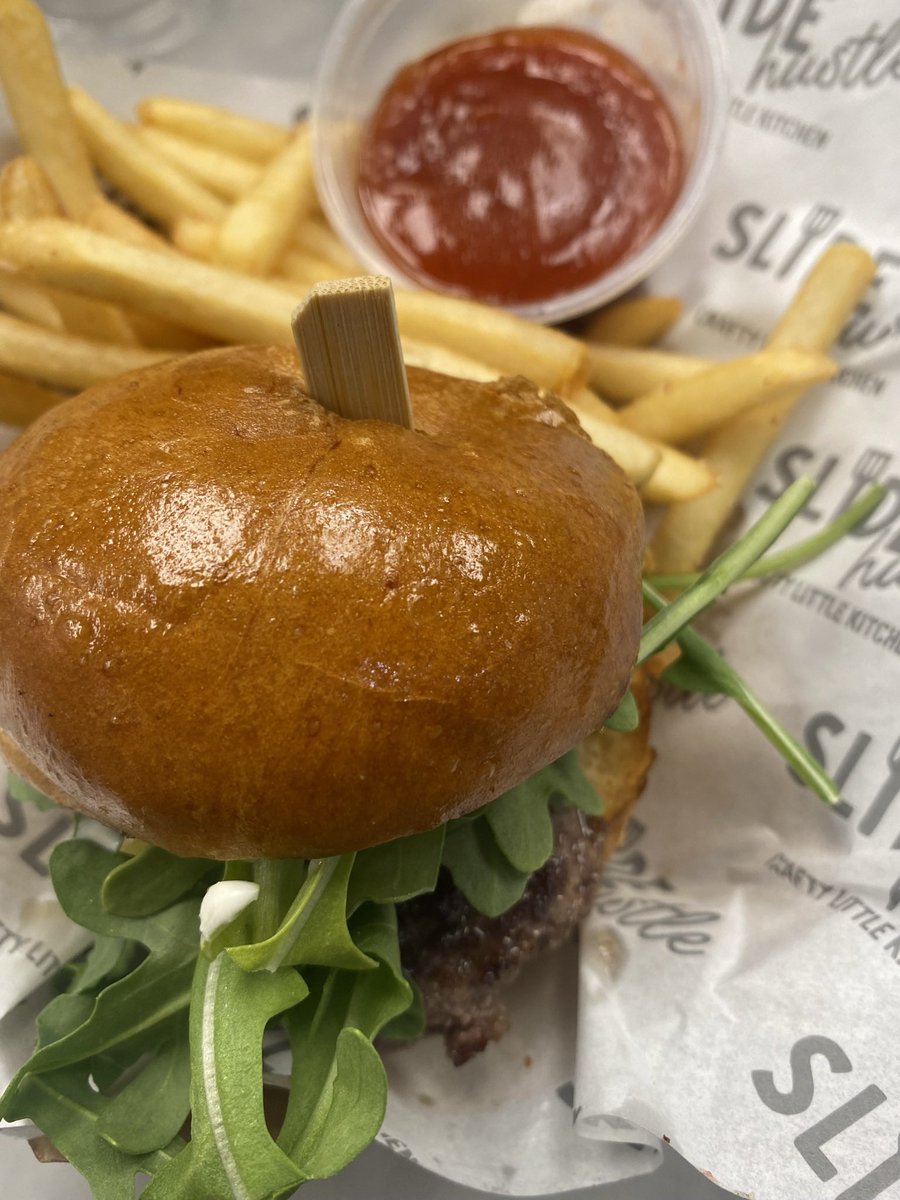 SlideHustleNash's tweet photo. @bitkite @nashbitcoiners @IBEX_Mercado @BitcoinMagazine @OshiApp Hey Nashville BITCOINERS!! ✨🍔✨ we cant wait to serve up a few of our FAVES for you tomorrow!! https://t.co/NZ7b3NwytW