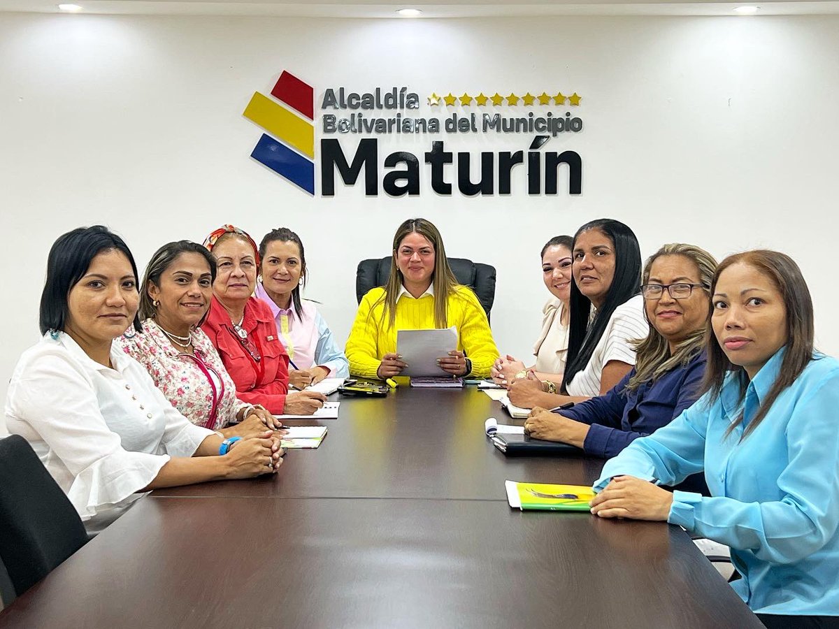 anafuentespsuv's tweet photo. Hoy presenté el proyecto de ordenanza para garantizar el respeto de los derechos del niño, niña y adolescente del municipio Maturín. 

#maturín https://t.co/85VMHomwGh