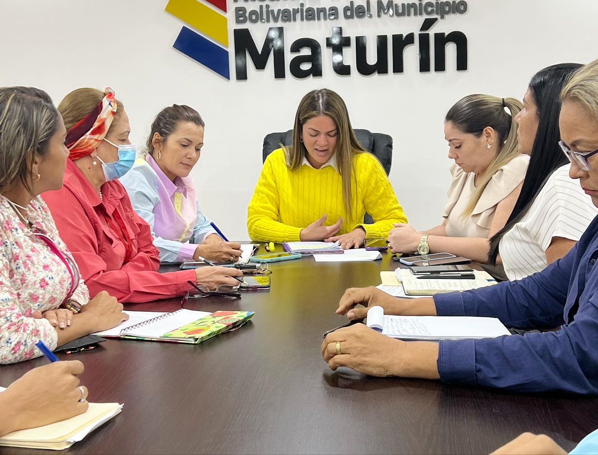 anafuentespsuv's tweet photo. Hoy presenté el proyecto de ordenanza para garantizar el respeto de los derechos del niño, niña y adolescente del municipio Maturín. 

#maturín https://t.co/85VMHomwGh