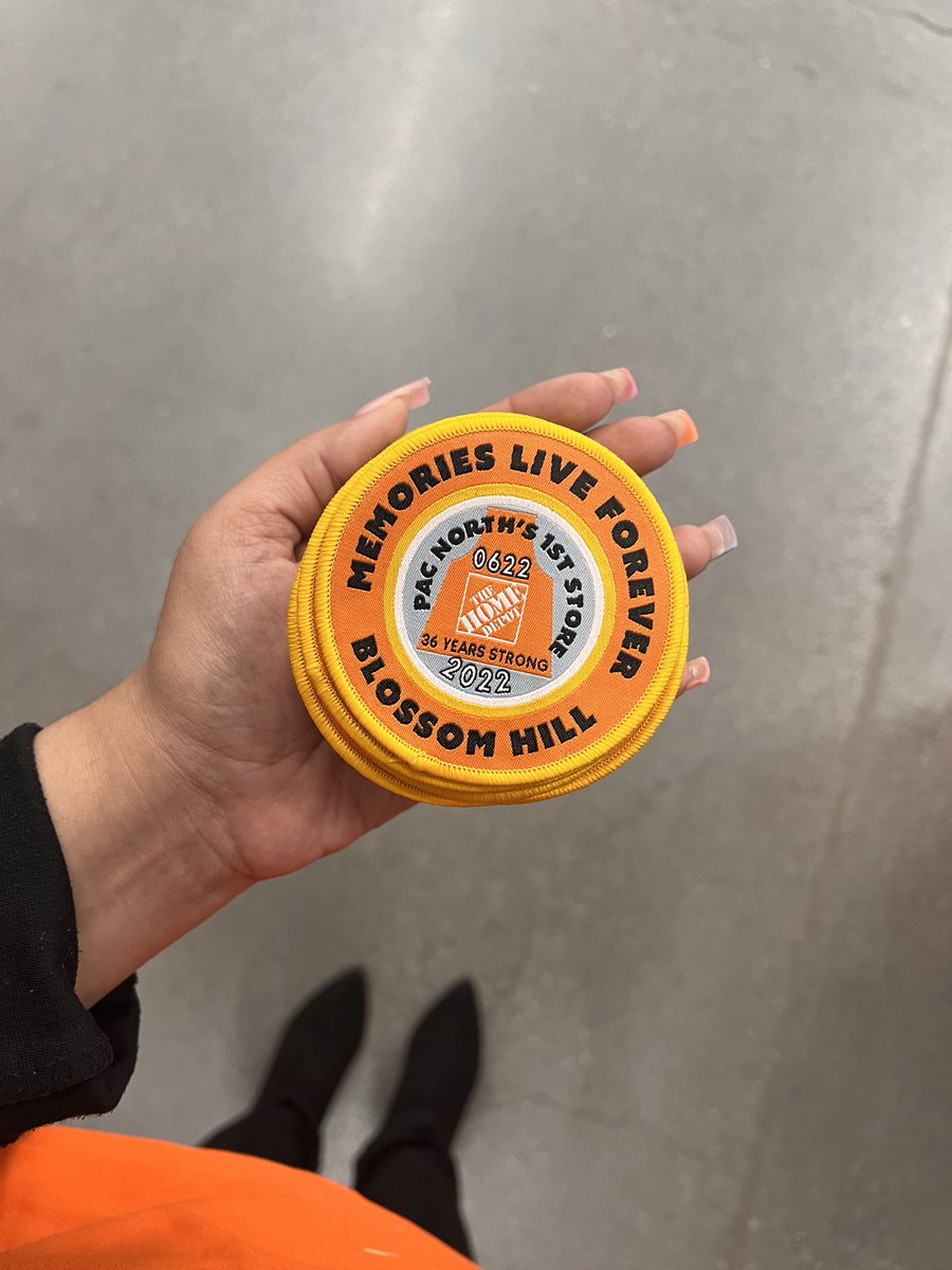 I had the pleasure of passing these badges out today, they came out amazing!! We truly appreciate them. #pacnorthproud #blossomhillproud #0622strong
