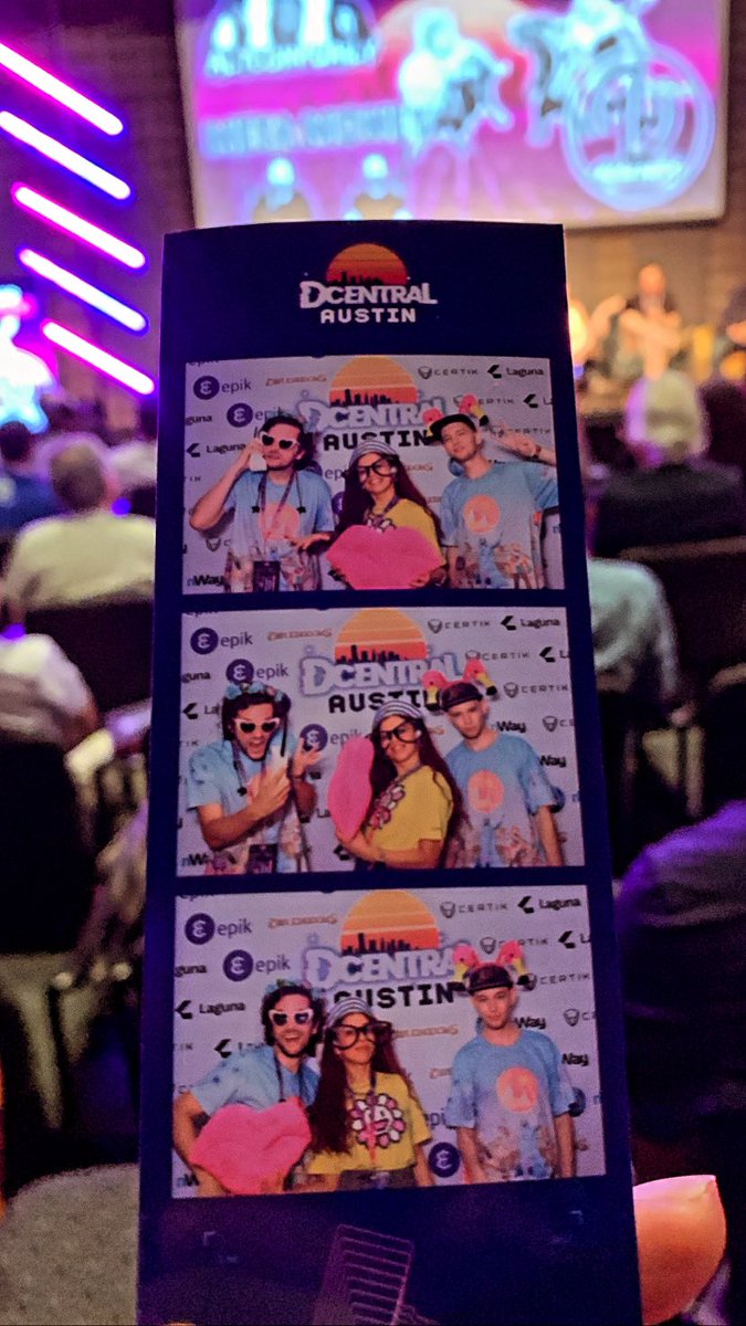 PinkBambiiii's tweet image. We’re rocking @DcentralCon 🤍🧡💚@kevinonearth999 @PeanutbuttaDCL 
If you’re here join the fun crew!
#DecentralizedFun #DGeneration