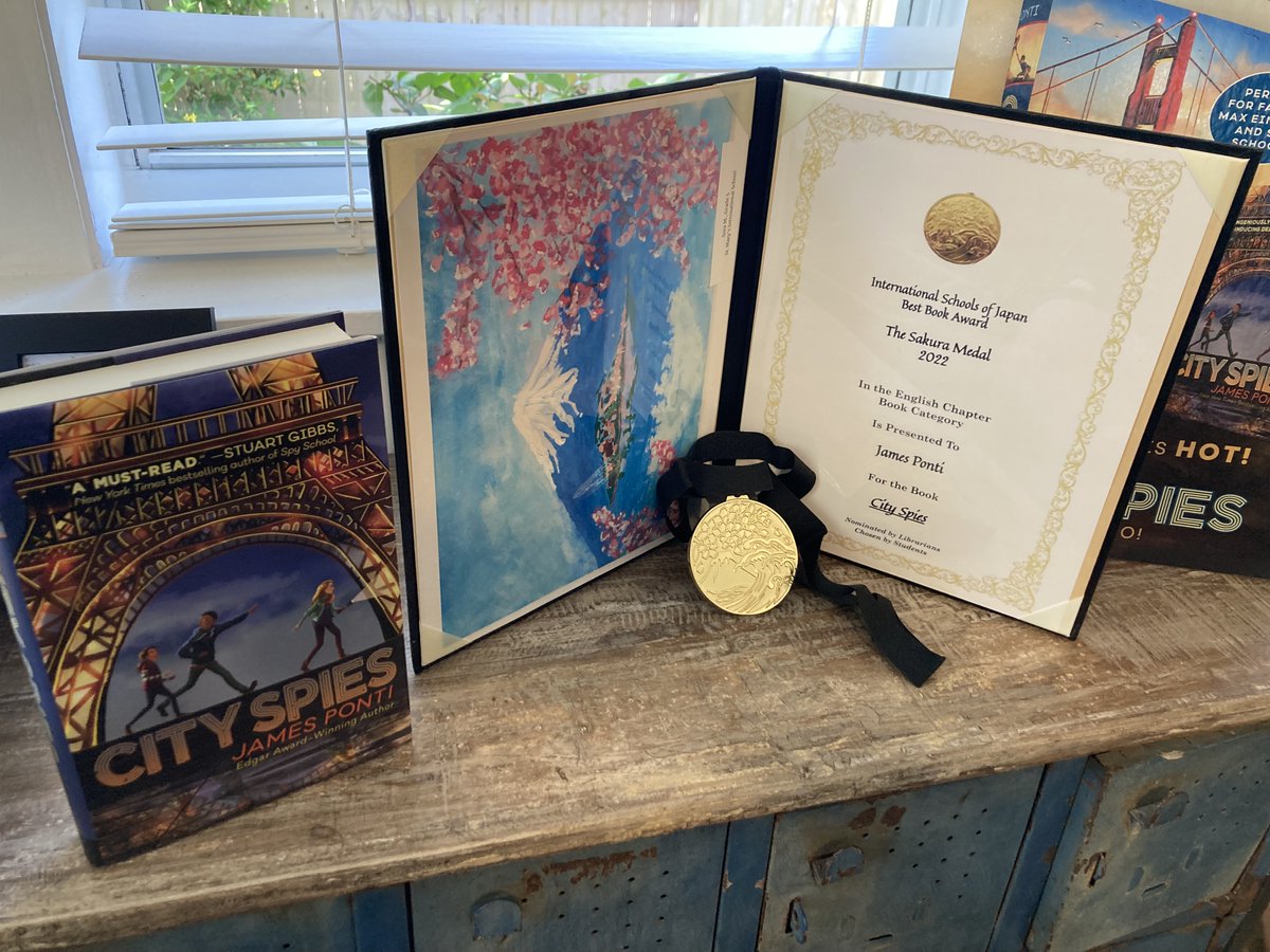 JamesPonti's tweet photo. So thrilled the @sakuramedal arrived today. Thank you International Schools of Japan. Thank you Sora, the 5th grader at @StMarysTokyo who did this amazing work of art. I can't wait until tomorrow night (Thursday morning in Japan) when I'll get a chance to talk to students there. https://t.co/IQKCByuxng