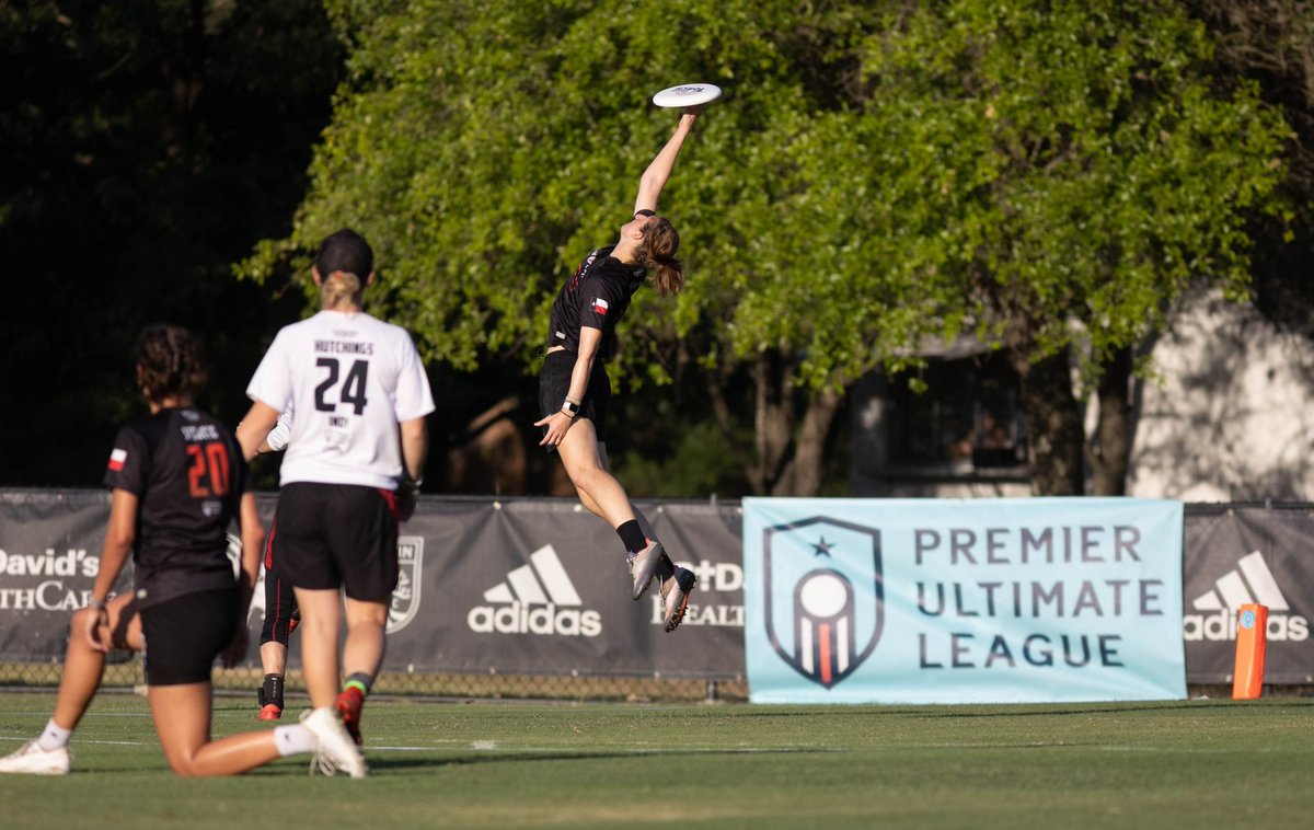 Thank you <a href="/conradstoll/">Conrad Stoll</a> with <a href="/UltiPhotos/">UltiPhotos</a> for (almost) making it look like I caught this cleanly! A catch is a catch 🥏

Happy Pride Month! 🏳️‍🌈🏳️‍⚧️