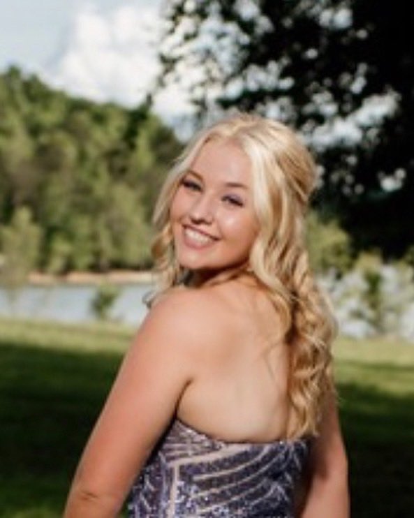 Holly_Erickson_'s tweet photo. Counting down the days until my Minnie Me leaves for college. I will miss her so! #emptynestersoon #piedmontbound #piedmontsoftball https://t.co/w3qX7TI6Zq