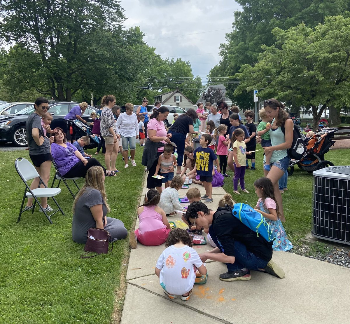HellertownLib's tweet photo. Everybody loves sand art! https://t.co/mvCq180nMk