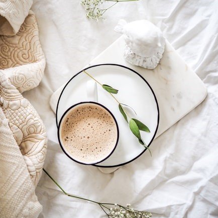 creativelyseema's tweet photo. Enjoying a soul-soothing cup of coffee in bed is the best way to start your self-care day. Would you agree?
Read: https://t.co/7I6VBD3rxj
.
.
#coffeeandme #coffee #latte #coffeetime #coffeelover #cafe #formebar #nutritionbar #proteinbar #organic #vegan #glutenfree #plantbased https://t.co/ndo0KU4WR6