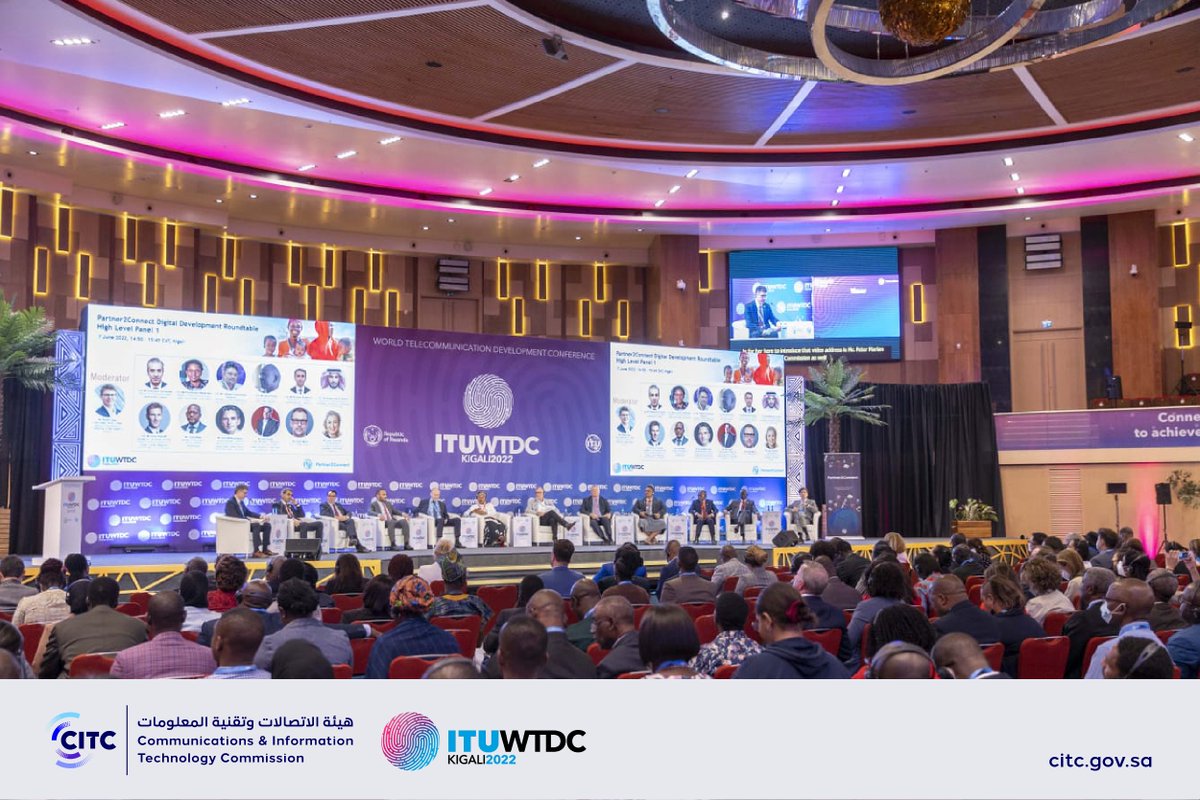 CST_KSA's tweet photo. 📷| تتبوأ المملكة مكانة متقدمة بين دول مجموعة العشرين لمواكبتنا للمتغيرات الرقمية المتسارعة.
من كلمة معالي المحافظ @msTamimi في المؤتمر العالمي لتنمية الاتصالات
#ITUWTDC https://t.co/wFmF60ObS5