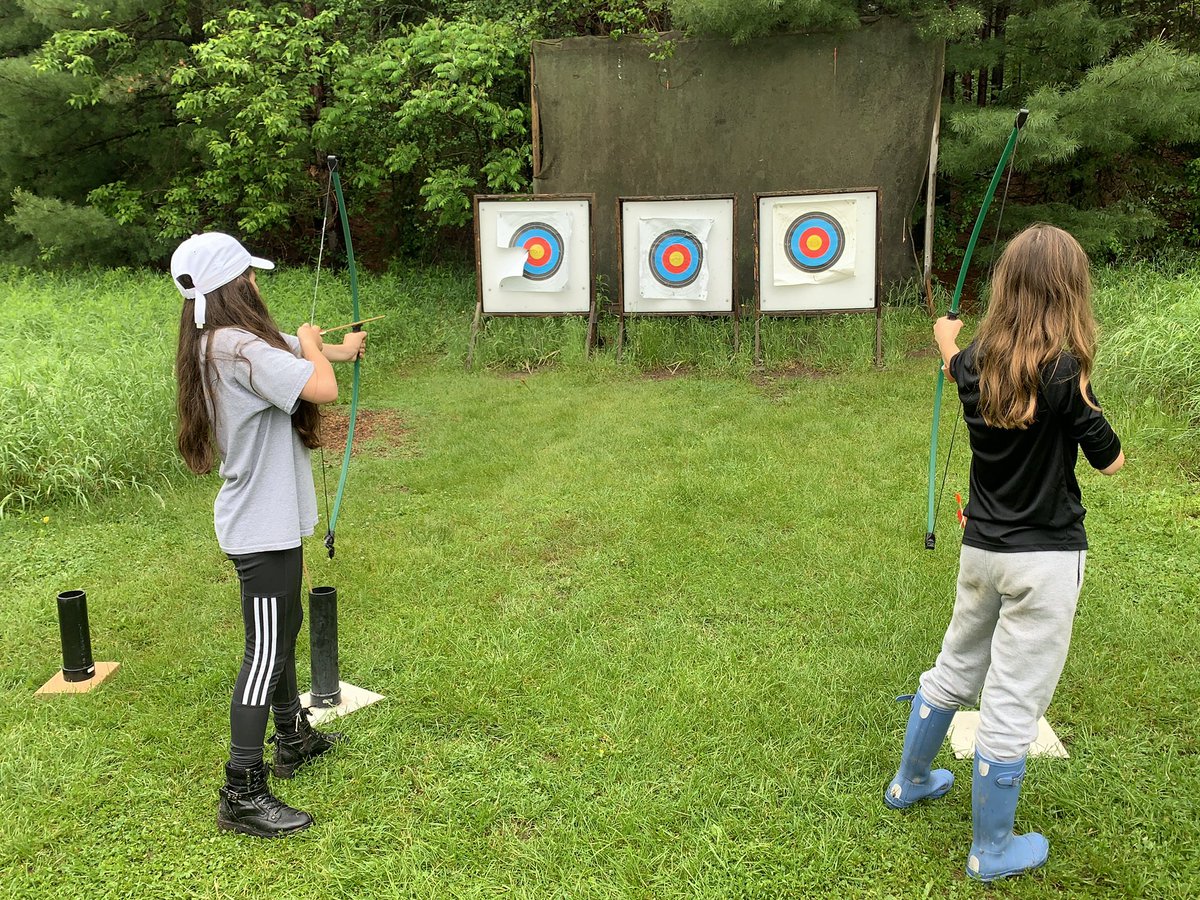 MrsLaschowski's tweet image. The Grade 5s had an amazing day at YMCA Cedar Glen! It started with some indoor games, followed by a hike, and finished off with archery! #yorklearns @theyorkschool @YMCA_Canada