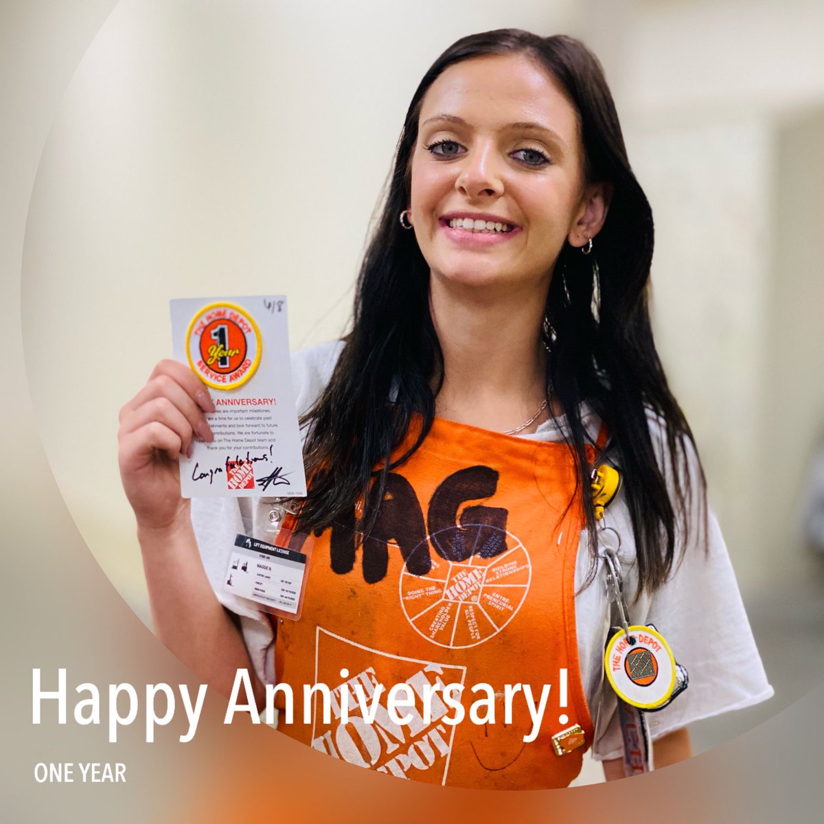 SherryBerry1409's tweet photo. 🥳🎉🥳Happy ONE YEAR anniversary to Maggie, our energetic, funny, hard working garden girl! So proud of you!!🥳🎉🥳 https://t.co/Fuw7j2bUDY