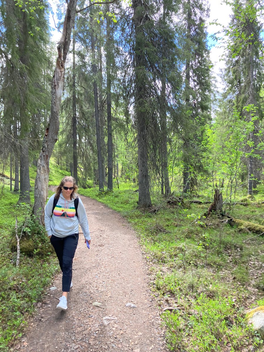 CEHS_global's tweet photo. Day 3 - after a night train sleep, explored Pyhä-Luosto National Park in the #arcticcircle
Learned about glacial landscape features and the history of the area.
Tried reindeer, and saw reindeer! (we're pretty sure they were different reindeer😬)
#cehsisglobal @unl_cehs
@unltlte https://t.co/fsatcl3wT5