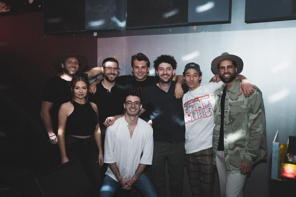 billylockett's tweet photo. THE ALBUM IS FINISHED AND IVE JUST SIGNED A NEW RECORD DEAL IN AMERICA TO @PhotoFinish Records!!!🇺🇸✍️🎉🎉 https://t.co/d6vp0vzPkj