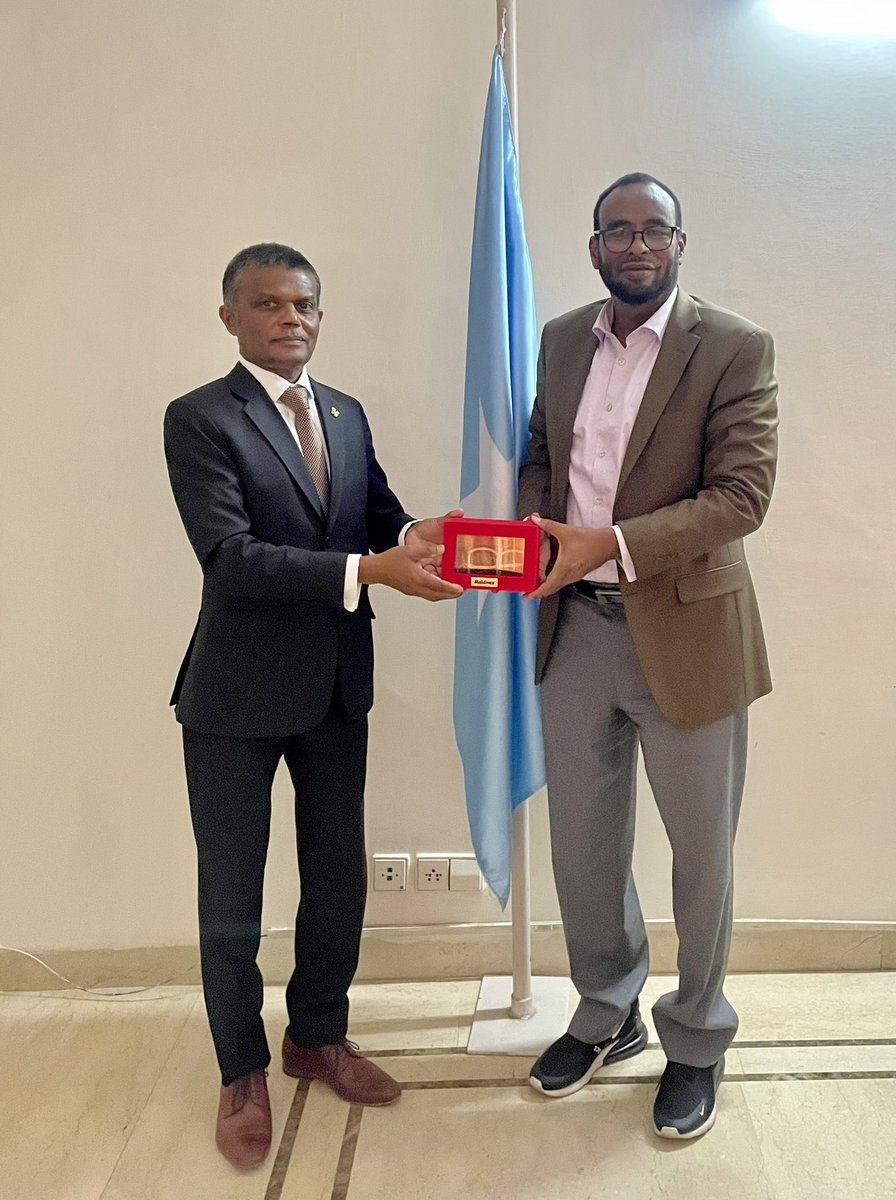 MDVinINDIA's tweet photo. H.E. Dr. Niyaaz @MDVHCrIND met with H.E Ahmed Ali Dahir, Ambassador of Somalia and discussed areas of mutual collaboration between both countries, esp to enhance cooperation at multilateral front. https://t.co/GnoRAGEqG3