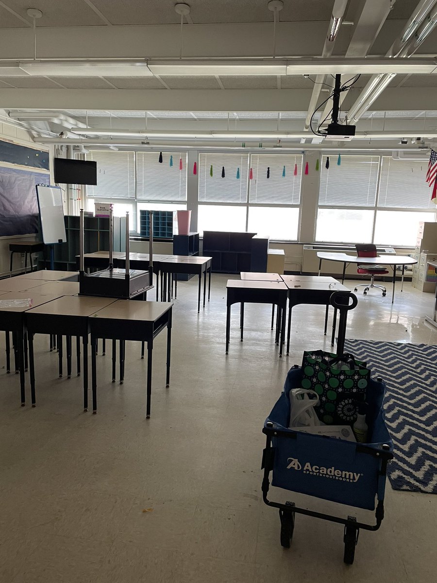 AshleyCTodd's tweet photo. That’s a wrap…16 years as a Wildcat!@WOESwildcats will always hold a very special place in my heart! https://t.co/yYrbQuvyP8