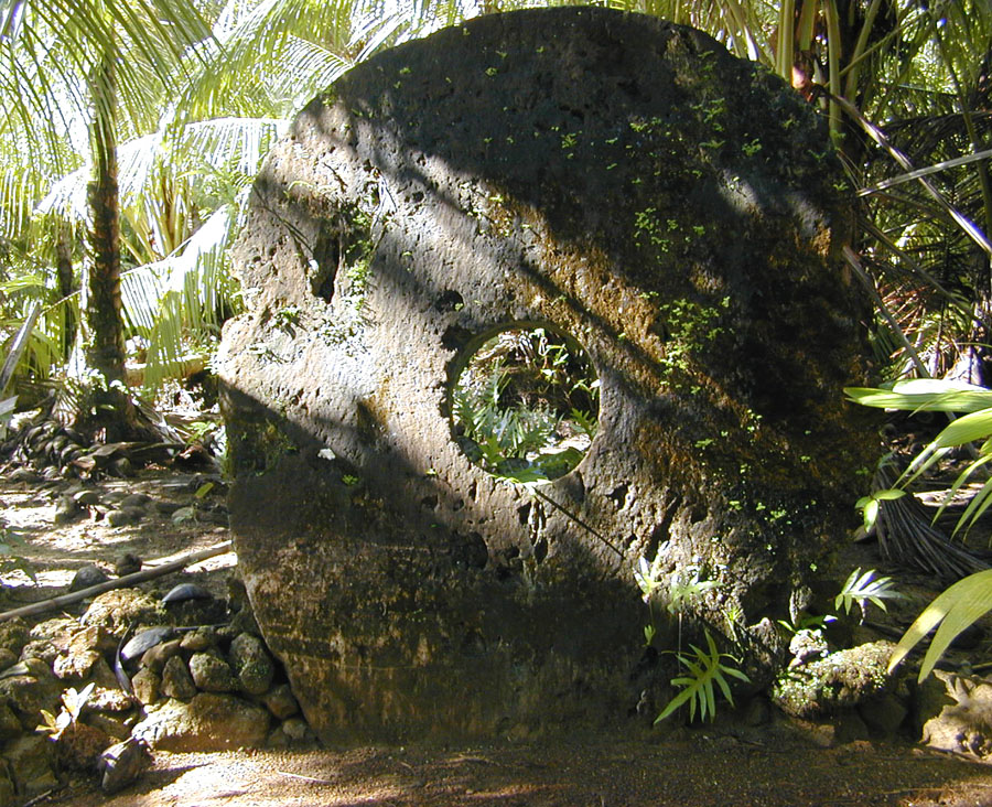 25denarii's tweet photo. the evolution of #money and the role trust plays in its exchange is fascinating

an island in the pacific ocean once used massive stone wheels (called fei) as #currency. these stones weren’t even native to the island, and had to be transported 300 miles by sea /1 https://t.co/vcu1CisBMN