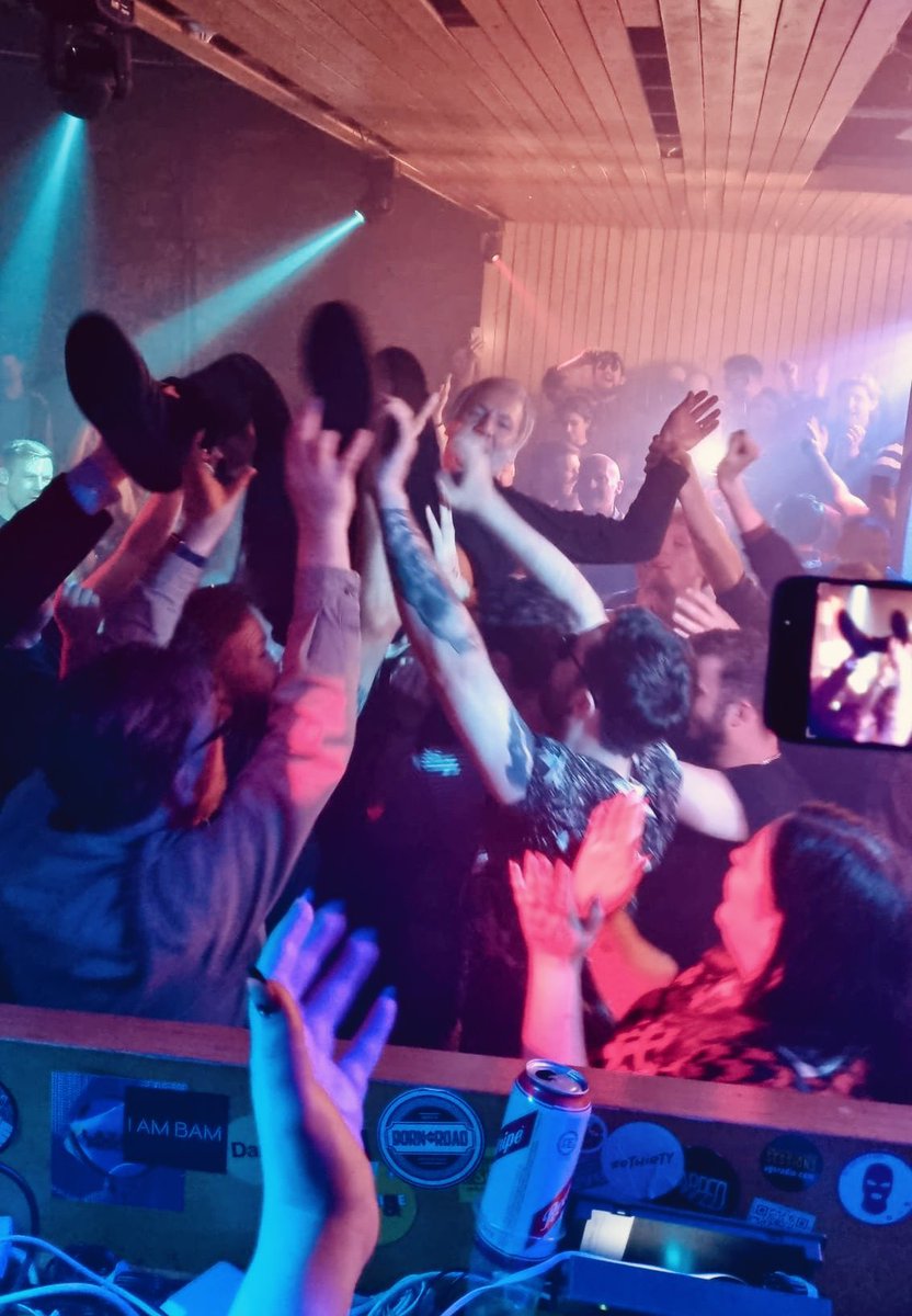 therealboon's tweet photo. 2/2 … those of you who listened via @Beatstream_live on Saturday night will get a link to listen free tonight. I’ll do my best to join in on Twitter occasionally while the recording is streaming. Starts at 8pm but you can join anytime xxx #BoonArmy #GoodbyeSouth https://t.co/1dugMRbV5N