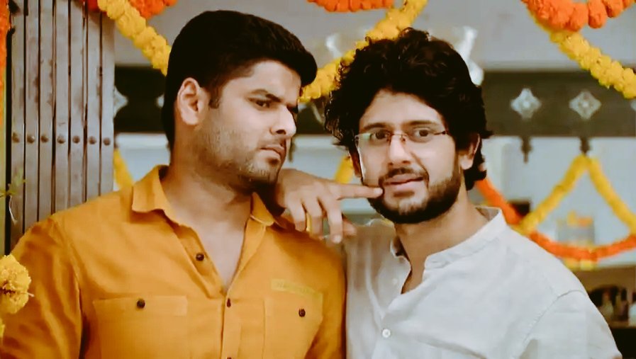 Ohhh17139215's tweet photo. Inki b apni kahani hai! #Mithai
From clashing opinions to gradual understanding #Ratul #Sid has come a long way.
Sid as Ricky seeked Ratul and I am glad Sid as himself is also opening up to him.
Hope this jija-sala bond to be explored.
#AdritRoy #UdayPratapSingh https://t.co/dlvXt6Ha08
