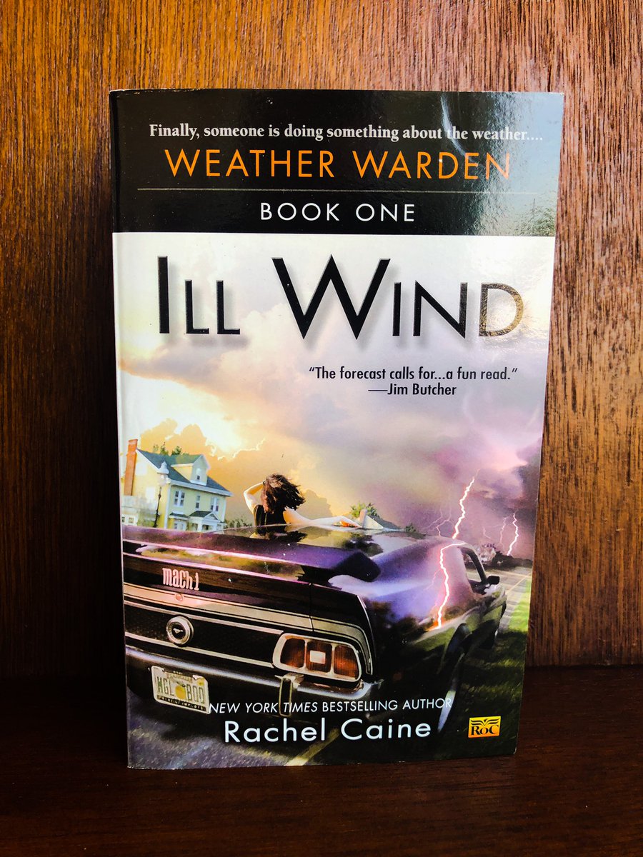 rachelcaine's tweet photo. Our friend @aletheakontis just got home from storm chasing (go check out her stunning photos!) and it reminded me of the Weather Wardens series. Have you read it? #rachelcaine #weatherwardens #illwind https://t.co/1tOrAoo9DX