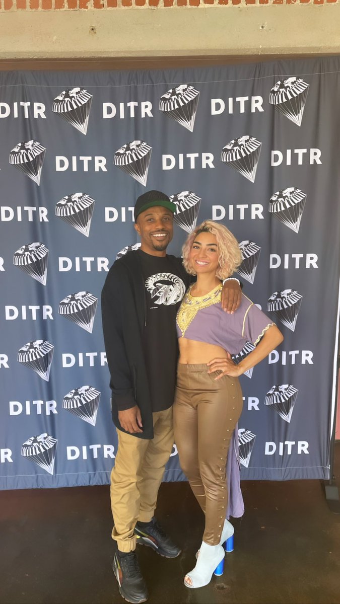 rime_salmi's tweet photo. about last night… talking music, tech and web3 with
 @DiamondEntt @Thirdeyedon1 @Jaythedaze @ASTRtv @Real_Life_Real 💗✨ https://t.co/tPch8Ogn4N