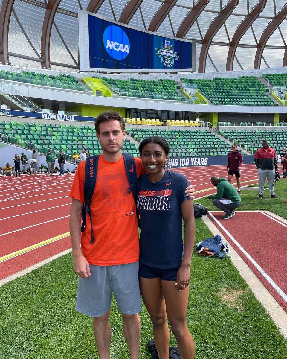 IlliniTrackXC's tweet photo. The #Illini have arrived at Hayward Field 🔶🔷 

#NCAATF | @oliviahowell117 @J_Scrib_1 https://t.co/5Vqt0gvg0I