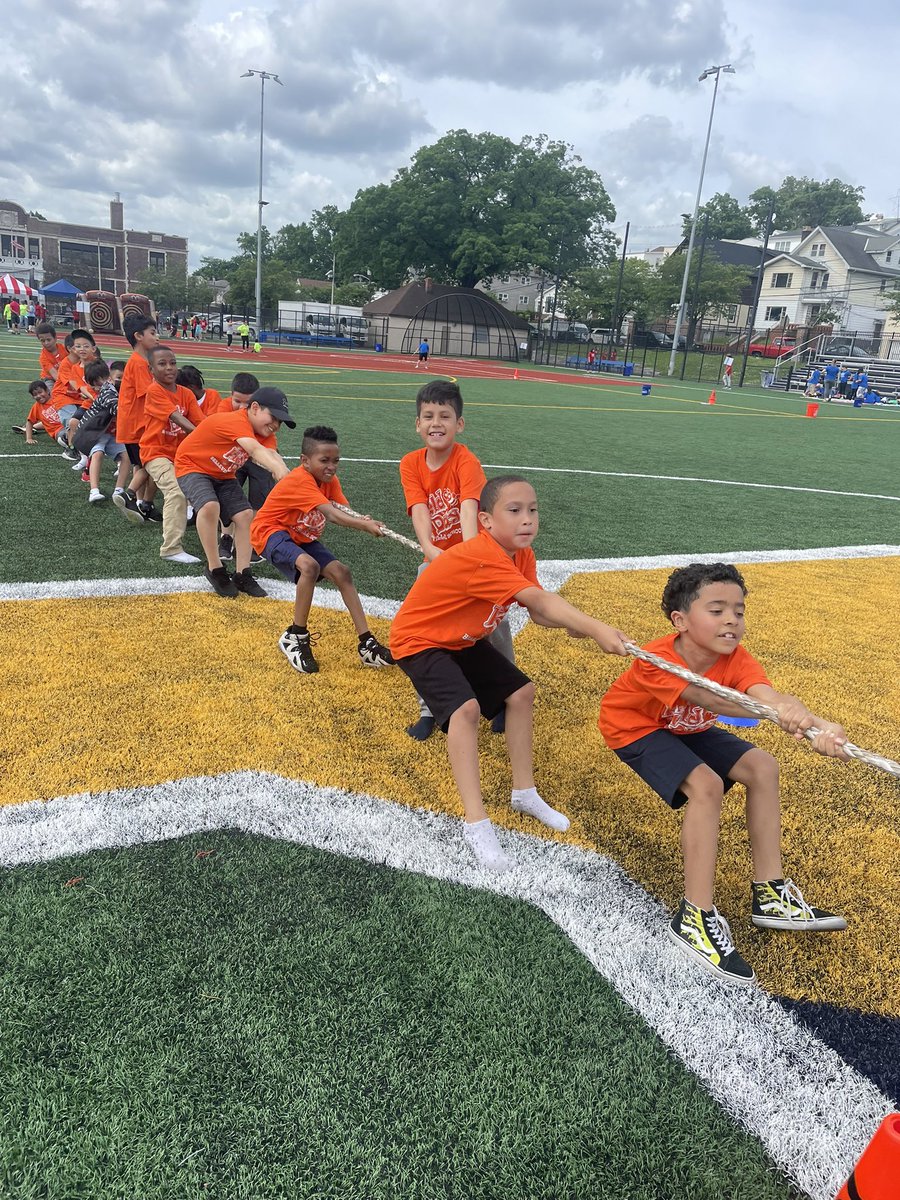 Mrs. Bono & Mrs. Metz (@school3grade3) on Twitter photo Field Day fun! Thank you to the HSA for planning such a wonderful day! <a href="/S3_Belleville/">School 3 Belleville</a> Field Day fun! Thank you to the HSA for planning such a wonderful day! <a href="/S3_Belleville/">School 3 Belleville</a>