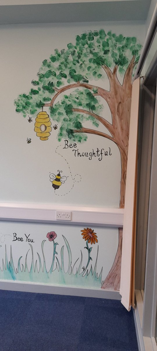 Mrs C 🕷️🐝 tweet media