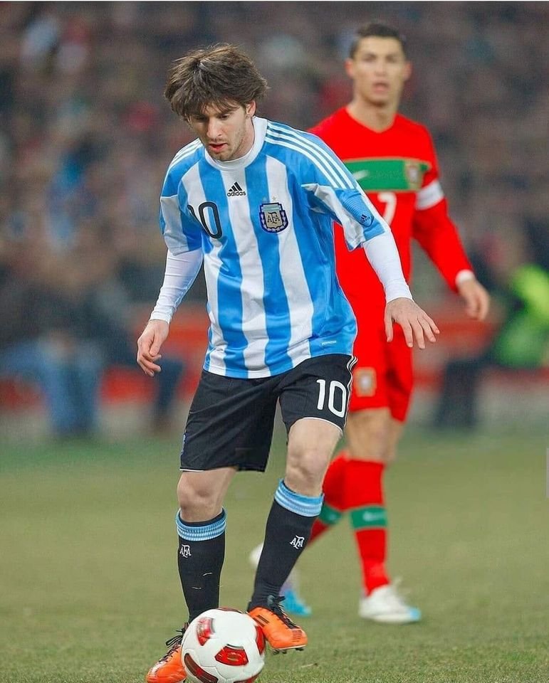 Ronaldo has never won the player of the tournament award despite playing TWO more major intl. tournaments than Messi .😭

Messi has FOUR. 🇦🇷🐐