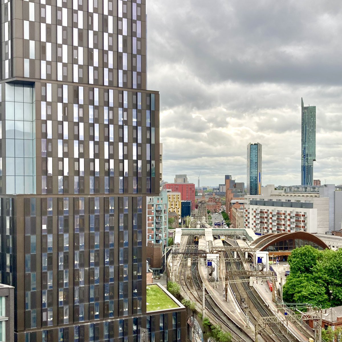 The now diminutive Lock Bld (MBLC) <a href="/buttressarch/">Buttress Architects</a> &amp; Green Bld (Farrell) <a href="/SirTerryFarrell/">Sir Terry Farrell</a> were pretty tall buildings in the 1st wave of millennial Mcr Resi.