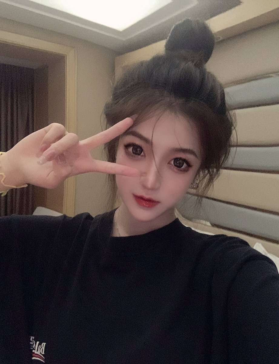 AngelLilly_twt's tweet photo. ✌🏻😉 miss you? https://t.co/WmJlr11ws6