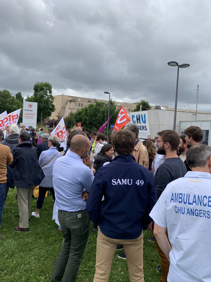 arashsaeidi's tweet image. Soutien total au personnel hospitalier en cette journée d’action pour l’hôpital public. 

Quand l’hôpital et ses personnels sont en souffrance, notre santé à tous est en danger.