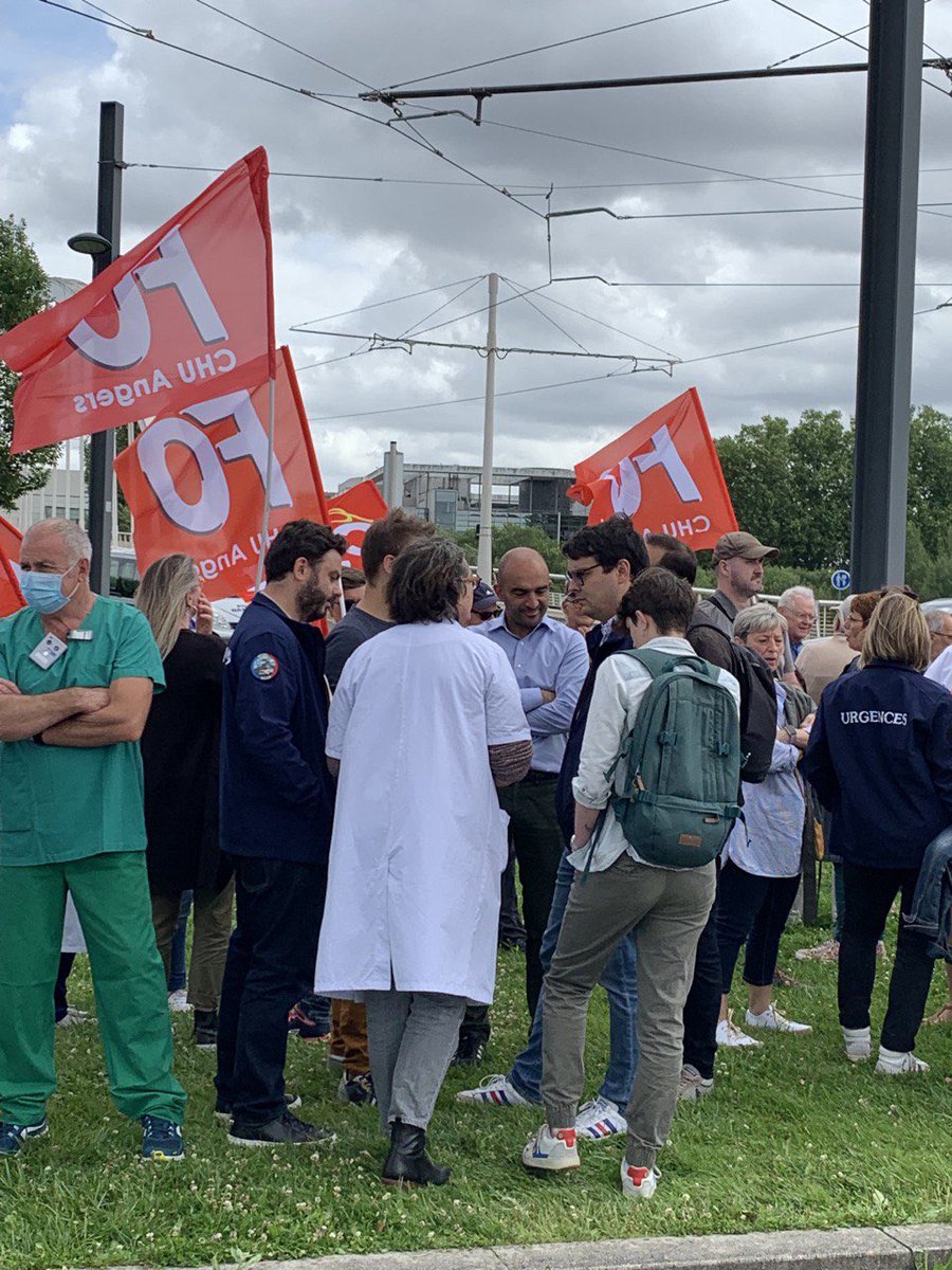 arashsaeidi's tweet image. Soutien total au personnel hospitalier en cette journée d’action pour l’hôpital public. 

Quand l’hôpital et ses personnels sont en souffrance, notre santé à tous est en danger.