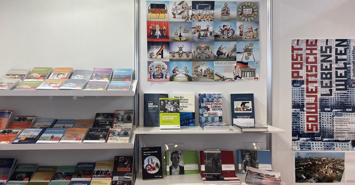 BAufarbeitung's tweet photo. Seit heute präsentieren wir auf der #Bildungsmesse #didacta 2022 in Köln unsere vielfältigen Unterrichtsmaterialien, Ausstellungen und Publikationen. Halle 7, Stand E18 - Schauen Sie vorbei!
#didacta22 #didactakoeln #TwLz #Bildung #Schule #digitaleBildung #MesseKoeln https://t.co/hCYVXCl2vA