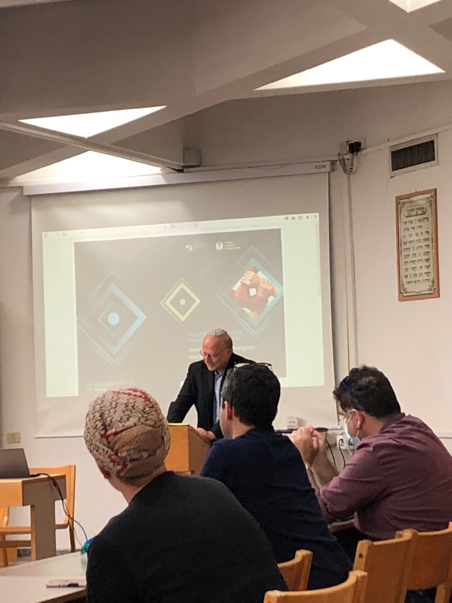 DukeCJS's tweet photo. @DukeHistoryDept Professor Malachi Hacohen welcomes the #INIRE keynote, @DukeDivinity Professor, Peter Casarella, who earlier gave a seminar on LatinX Catholicism to the #INIRE summer school. https://t.co/4YOtbLiV5J