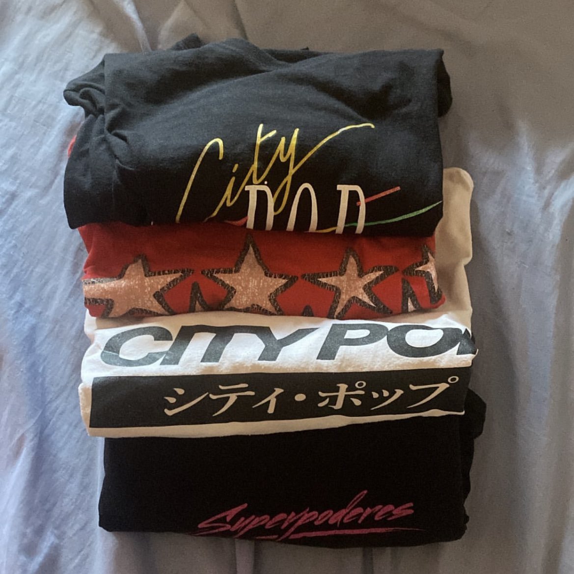 Recycled_J's tweet photo. quien quiere nuevo merch?? https://t.co/XzGT6dMBpB