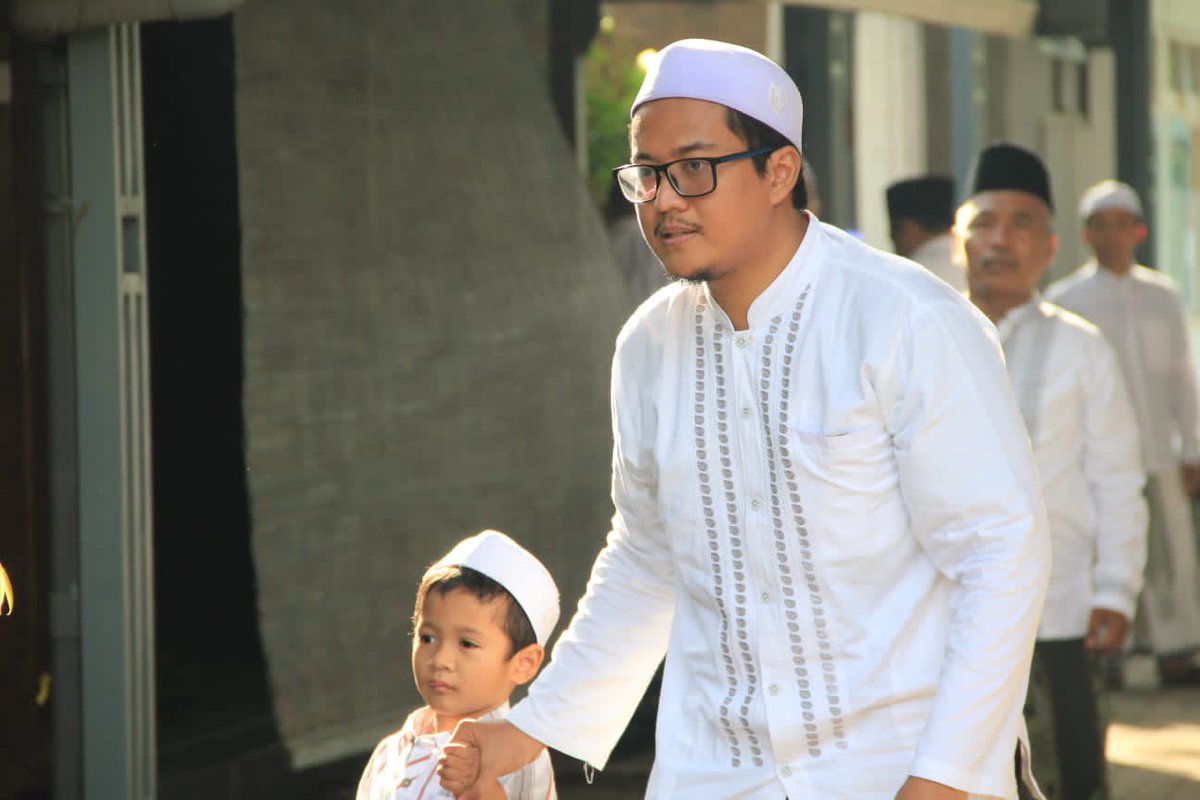 santun_sofyan's tweet photo. ingin mengabadikan hal yang seharusnya di abadikan 🌹 https://t.co/J5ZNoS7ngV