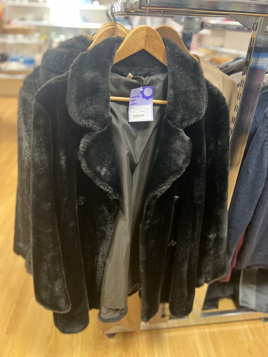 ShopFloorEngage's tweet photo. Happy #charitytuesday everyone!😄
Poppy popped into her local @Sue_Ryder and found this selection of faux fur jackets!🧥
It might be summer but the sun is no where to be seen so these jackets could come in handy!😆

#charityshopfinds #socialretail https://t.co/cv3LbEx8ZY