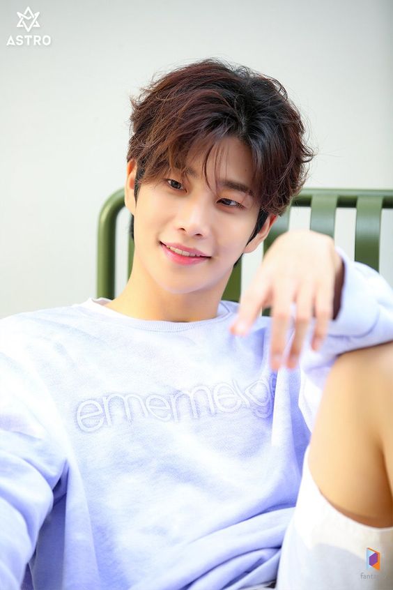 Beilschmidt_Rod's tweet photo. "Fase 4: Quantos dentes de leão..." [#Myungbin] FINALIZADO. #ASTRO #MJ #Myungjun #MOONBIN #fanfic #RodB 
(Penúltima parte...)

Wattpad: https://t.co/FLtjCad0w2 
Spirit: https://t.co/LWR77rlLmw https://t.co/Zyq7hcmgrh