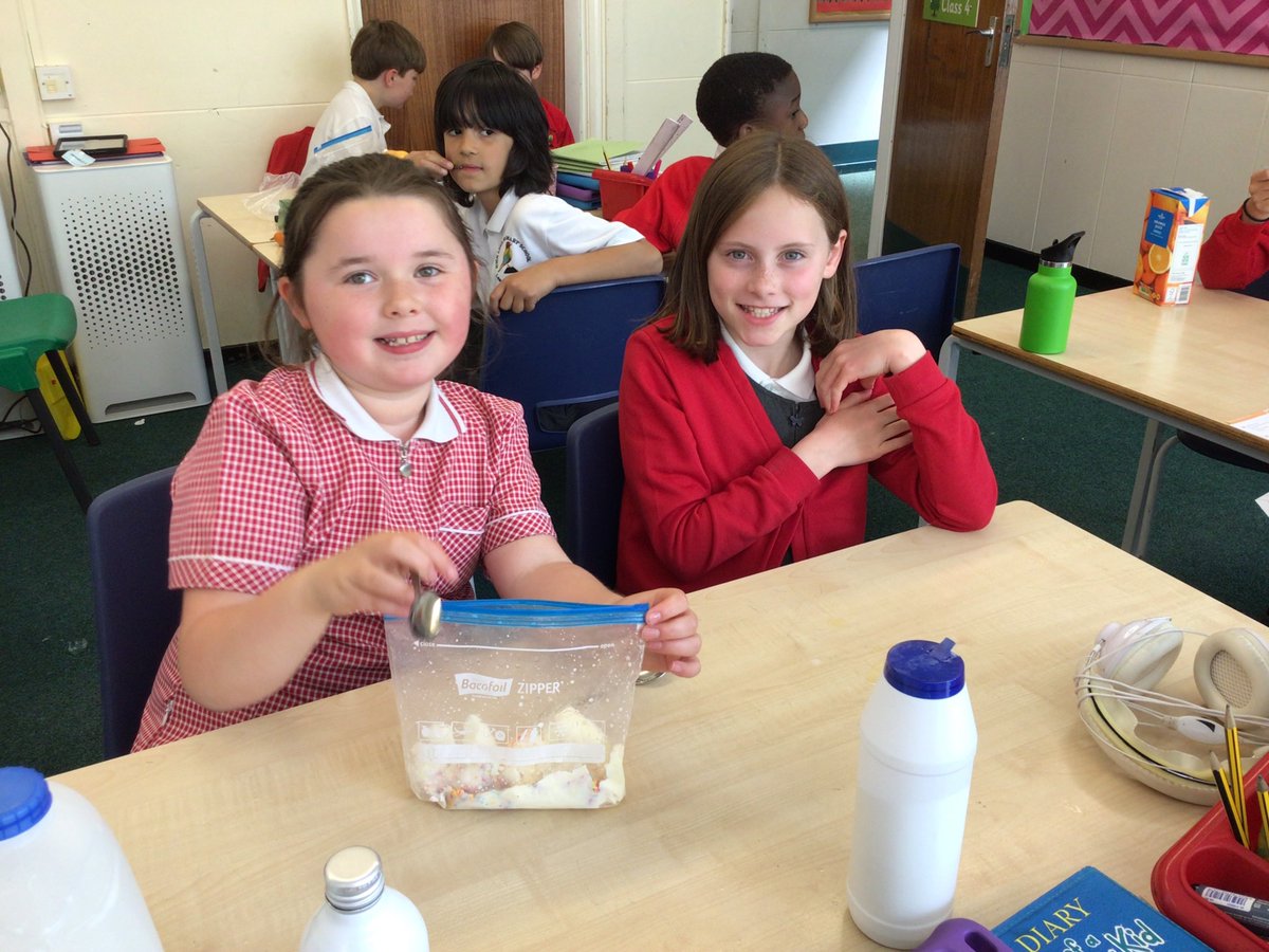 HighLeghPrimary's tweet photo. Class 4 have had a yummy start to their new science topic ‘States of Matter’ #makingicecream #freezing #statesofmatter https://t.co/JtWuF1yUTo