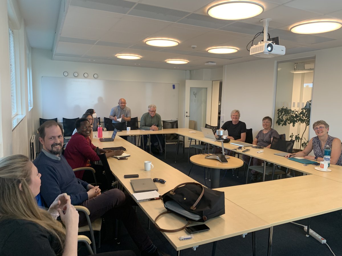 IASSIST DATA tweet media