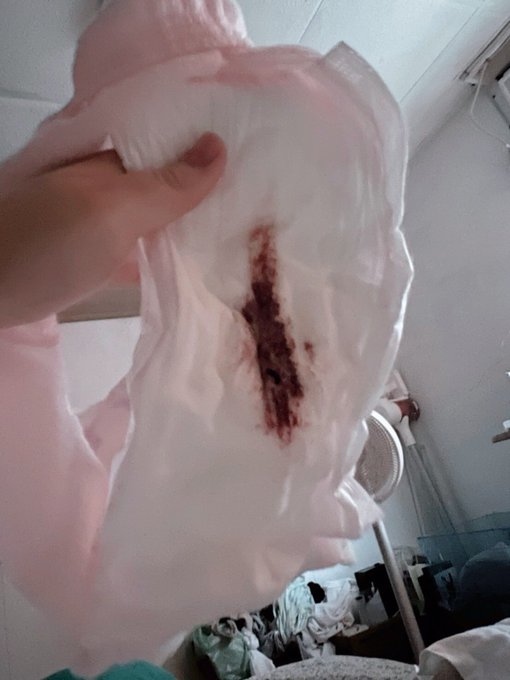 月經來嚕，有下單褲褲的買家買要等經期走囉～ https://t.co/3u8PHpz3IB<a href="/tag/%E5%8E%9F%E5%91%B3"class="tags"><span>#原味</span></a><a href="/tag/%E5%8E%9F%E5%91%B3%E5%85%A7%E8%A4%B2"class="tags"><span>#原味內褲</span></a>