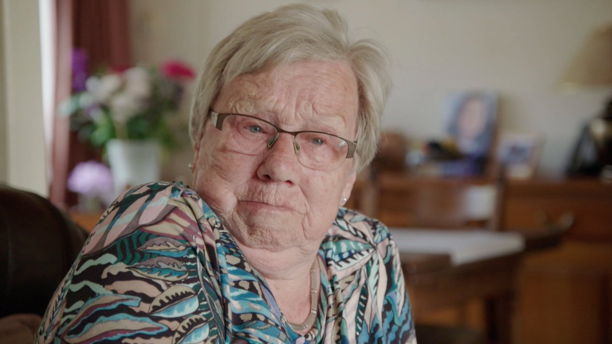 In de tweede aflevering van Hollandse Zaken: Het kabinet Rutte II besloot vele verzorgingshuizen te sluiten: deze vorm van ouderzorg werd volgens het kabinet te duur. Maar nu zijn er lange wachtlijsten voor verpleeghuizen.

📺 #HollandseZaken: Het gat in de zorg, nu op NPO 2.