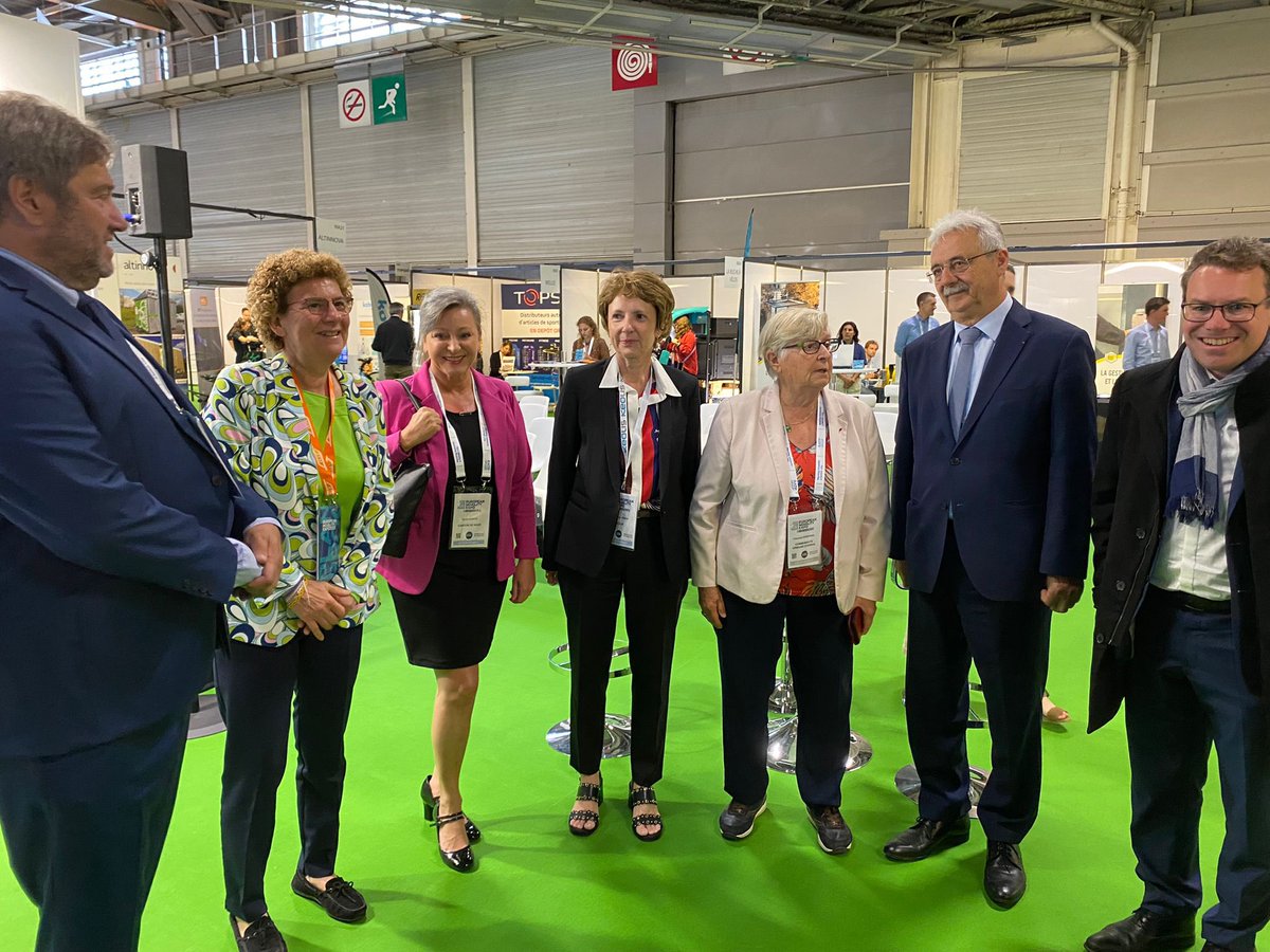 nuriagorrite's tweet photo. Salon européen de la mobilité de Paris. Heureuse d’y présenter les succès et les défis vaudois aux côtés d’Ariana Censi, adjointe au Maire de Milan et de David Belliard, adjoint à la Maire de Paris. Ensemble répondons à l’urgence climatique.
 #eumoexpo #eumoexpo2022 https://t.co/hoSRDr0FVf