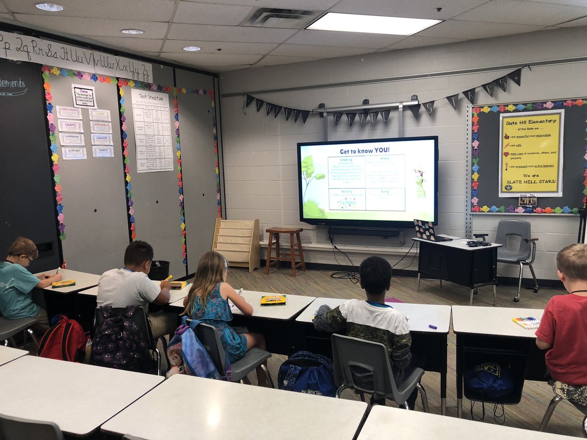 What a great kickoff to our Summer Safari Program today! We loved seeing so many of our #ParkSharks 🦈 and meeting the Stars from #theSlate ✨We cannot wait for tomorrow!