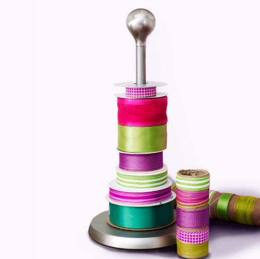xyroninc's tweet photo. Hot Tip 🔥
Use a paper towel holder to organize and layer your ribbon.
This is not only accessible and easy but helps organize your crafting station too 👏🏼
#crafttip #crafttipsandtricks #craftwithxyron #storage #tips #crafting #diy #easycrafts #tiptuesday https://t.co/0bk94EZ3K5