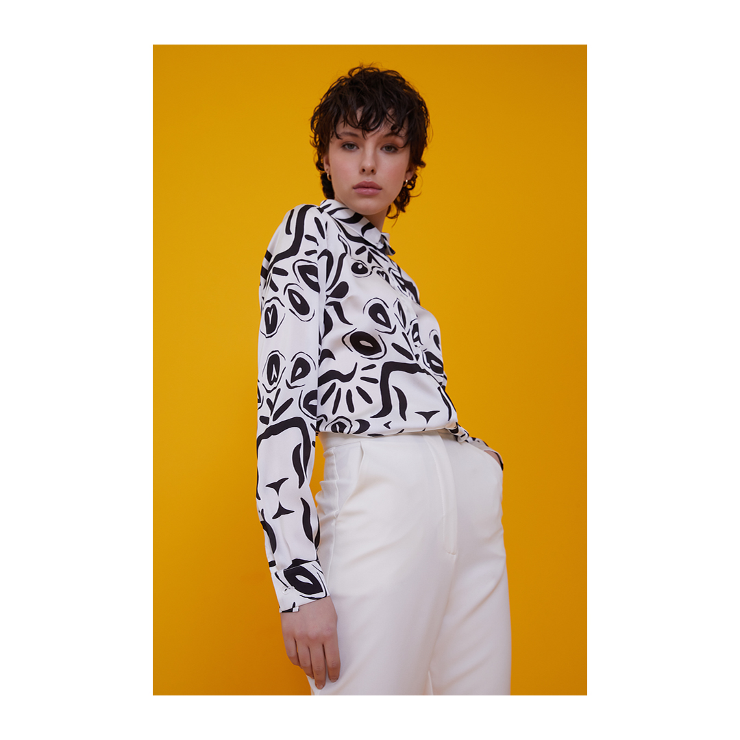 Desenli Saten Gömlek

➡️ guisda.com

#guisda #guisdadesignstudio #elbise #kadıngiyim #ceket #crop #etek #minielbise #sporgiyim #şıkgiyim #lüksgiyim #pantalon #bluz #gömlek #şort #tulum #takım #kimono #sıradışı #ihtişamlı #gözalıcı