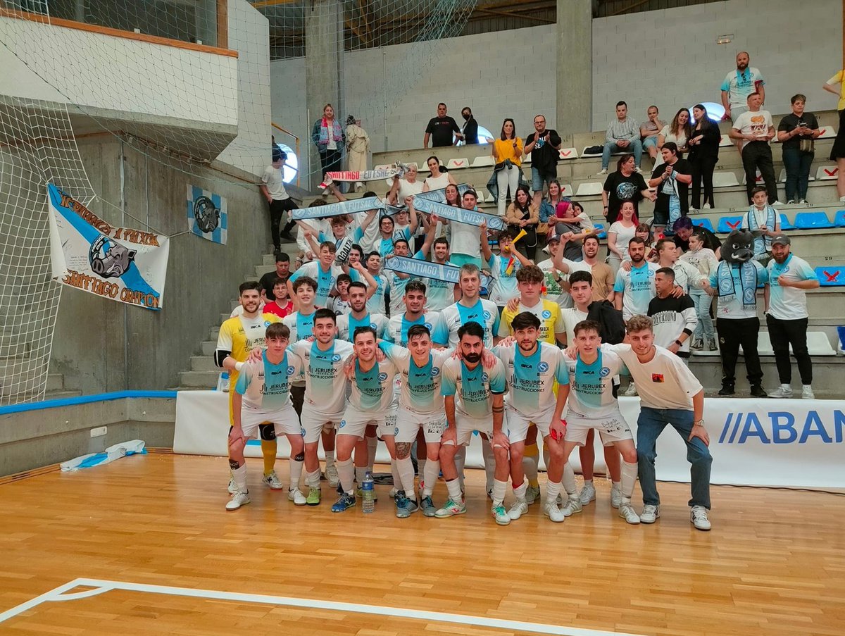 jcchipi's tweet photo. El mayor éxito de nuestro club sería volver a llenar Santa Isabel. Nos ayudas?
Estos chicos , esta afición y simpatizantes se lo merecen.
Te atreves a llenarlo?
@Santiago_Futsal 
Queremos llenarlo.
Podemos llenarlo.
Vamos a llenarlo.
#Nosgustacompetir https://t.co/IMGMFZPJ4O