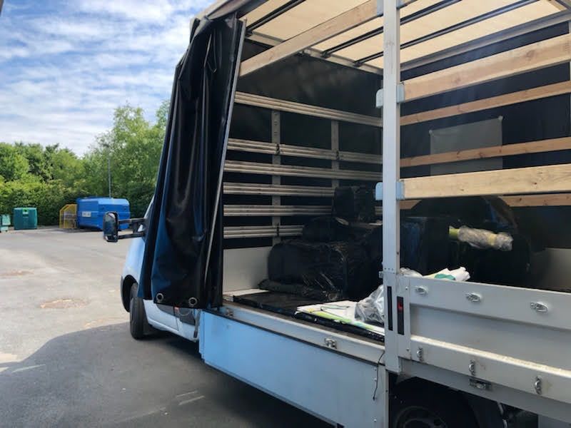 muto_event's tweet photo. Mission accomplie !

Grâce à l'intervention de muto à @GayantExpo dans les Hauts-de-France, de nombreux éléments de #scénographie (lettrages scéniques, panneaux décoratifs, bâches et adhésifs) ont évité la benne par le réemploi ♻️

Merci @SagarmathaTeam 🙏 https://t.co/mKivVd2ajd