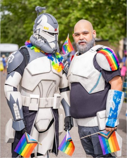 #RebelLegion #RogueBase Utah represented at SLC #PrideParade yesterday, along with our fellow clubs and thousands of attendees! #Pride #maytheforcebewithyou #happyPrideMonth #starwars #starwarscostuming #starwarscosplay
This pic and more to follow by @keyaroscuro