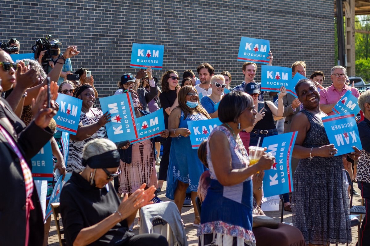 kambucknerchi's tweet image. You can help us take Chicago forward. Check out our volunteer opportunities on our website.

kamformayor.com/volunteer/

#chicagoforward #volunteer