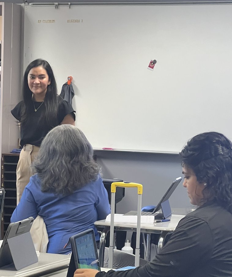 EarlyLearningM1's tweet image. Teachers are taking advantage of our summer digital learning professional development.  Thanks to our wonderful Apple Specialist and Digital Learning Coordinator. @PDL_DallasISD @DigitalDISD @MurilloDebbie1